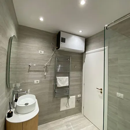 Renovated 아파트 *
